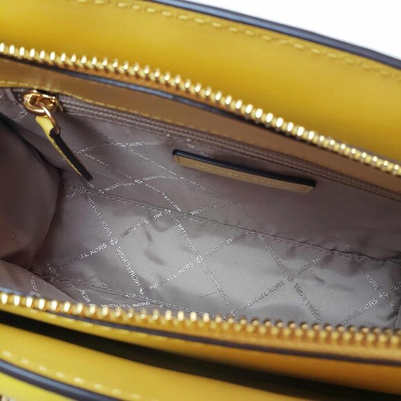 💛NEW Michael Kors SHEILA Small CZ Quilted Vegan Satchel Crossbody Handbag Purse - Picture 12 of 16